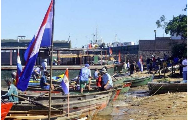 Pescadores seguirán con la medida de bloqueo del río Paraguay por no recibir respuestas del gobierno