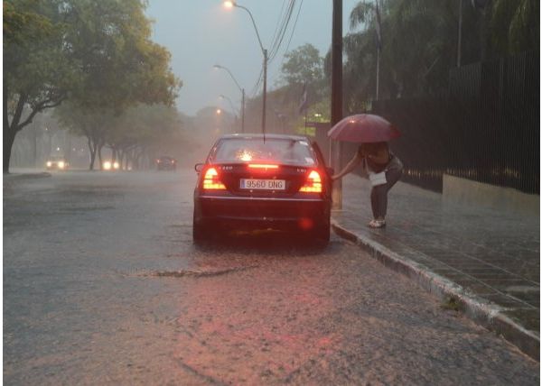 Esta noche regresan las lluvias y el clima fresco