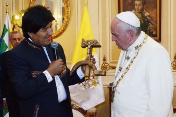 Papa: el regalo de Evo Morales “no ha sido una ofensa”