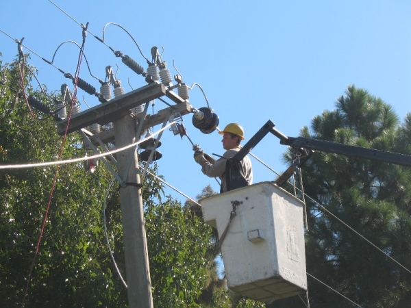 Corte de energía eléctrica causa daños.