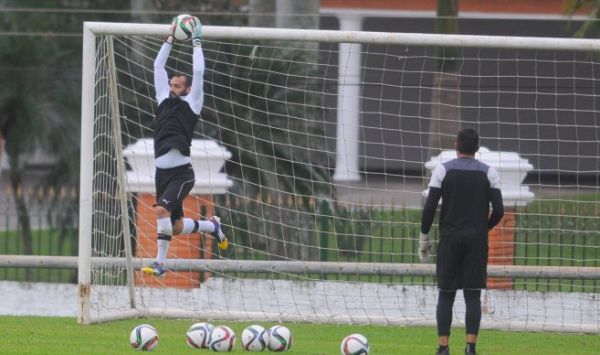 Barreto, en los planes del Chiqui para el debut copero