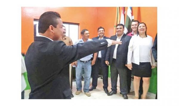 En filmación del acto de ediles de Capitán Bado no aparece Sánchez