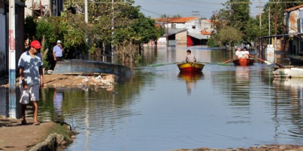 Siguen las inundaciones en el sector norte del país