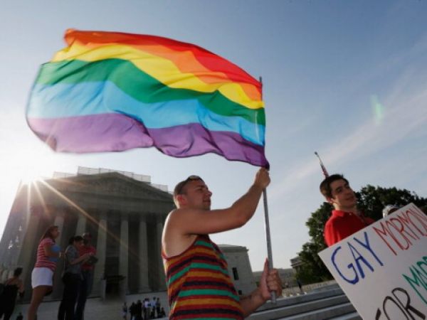 Unas 3.000 personas rechazan en Indiana la ley que discrimina a gays.