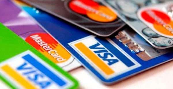 Bancarios amenazan con retirar tarjetas de personas con ingresos inestables