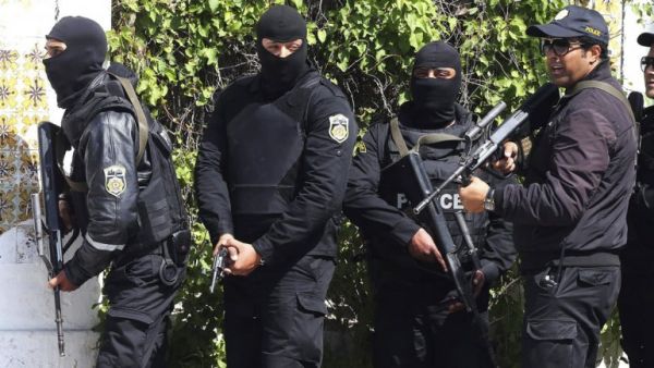 19 muertos en tiroteo en un museo en Túnez