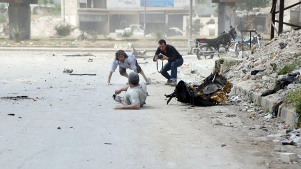 Al Assad arrojó barriles bomba sobre una estación de buses y provocó una masacre
