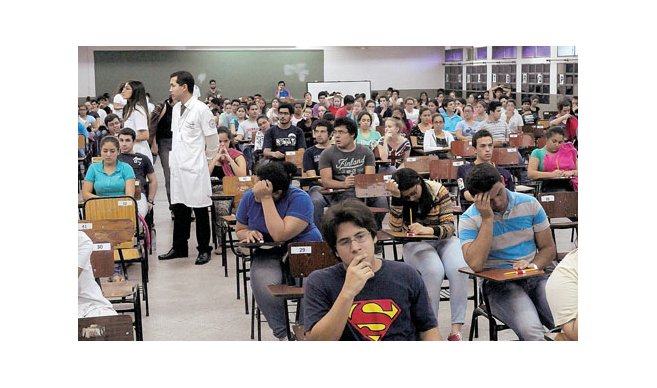 Con expectativa, inician el examen de admisión en Medicina 1.190 jóvenes