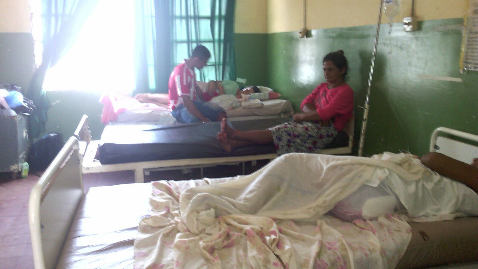 Denuncian falta de atención en hospital de San Juan Nepomuceno