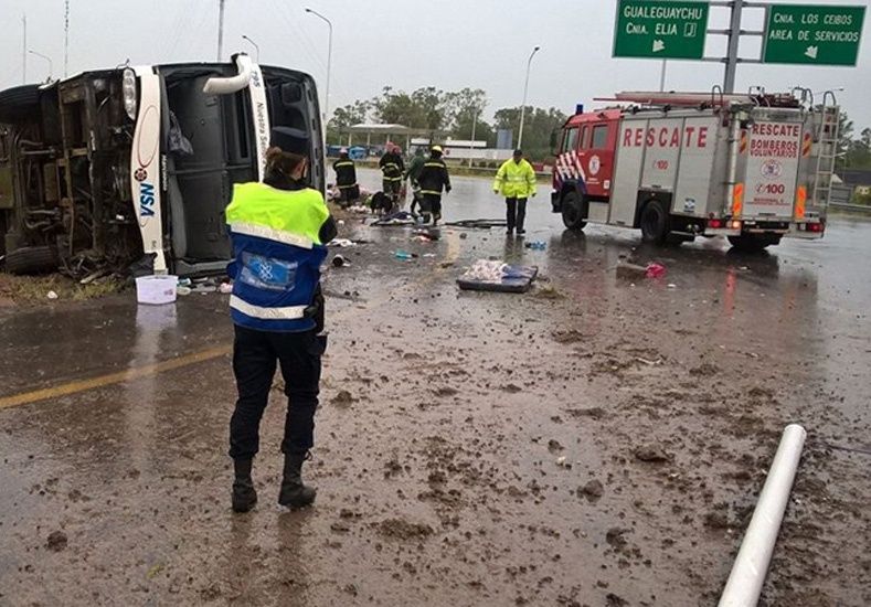 Confirman identidad de paraguayos fallecidos en vuelco de bus en Argentina