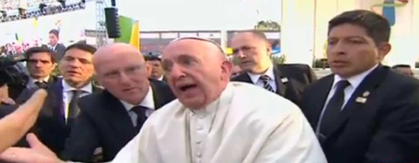 Vaticano considera “humana” reacción de papa ante jaloneo en México