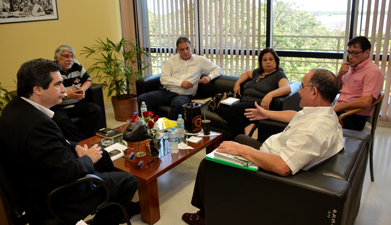 Director de Yacyretá se reunió con senadores del Frente Guasu