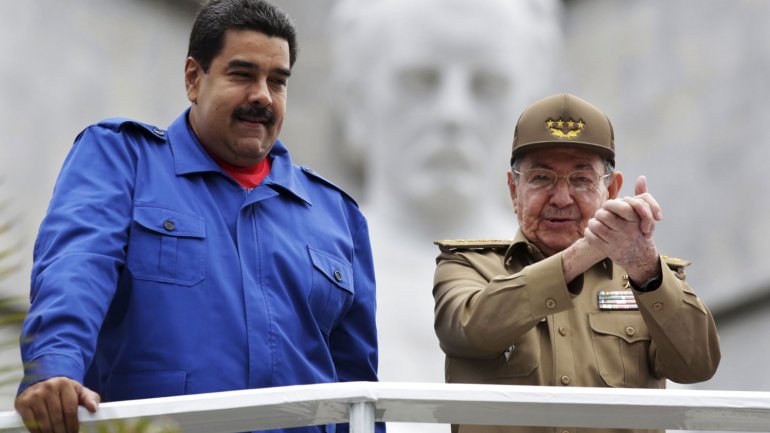 Nicolás Maduro visita a Raúl Castro en Cuba tres días antes que Barack Obama
