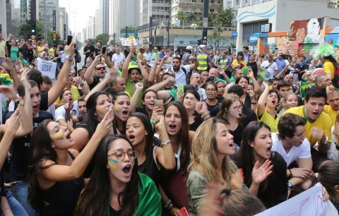 Disturbios durante la fallida asunción de Lula como ministro de Rousseff