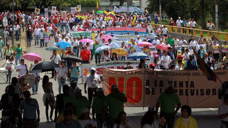 La huelga nacional en Colombia comenzó con marchas en todo el país