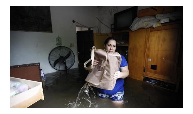 Unas 31.000 personas siguen afectadas por inundaciones en Argentina