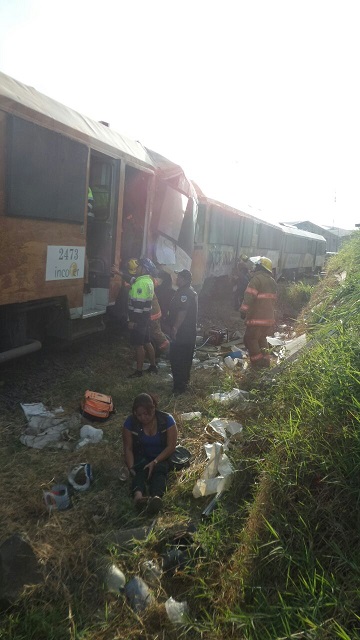 Choque frontal entre dos trenes en Pavas afectó a 245 personas