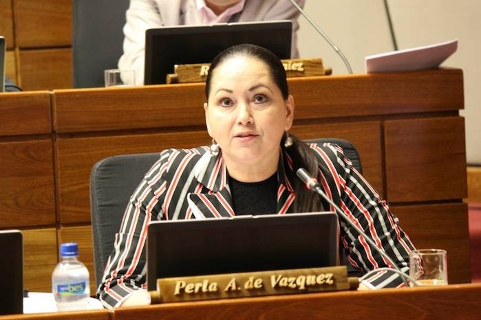 Diputada Perla de Vazquez imputada por calumniar a familiar de su colega