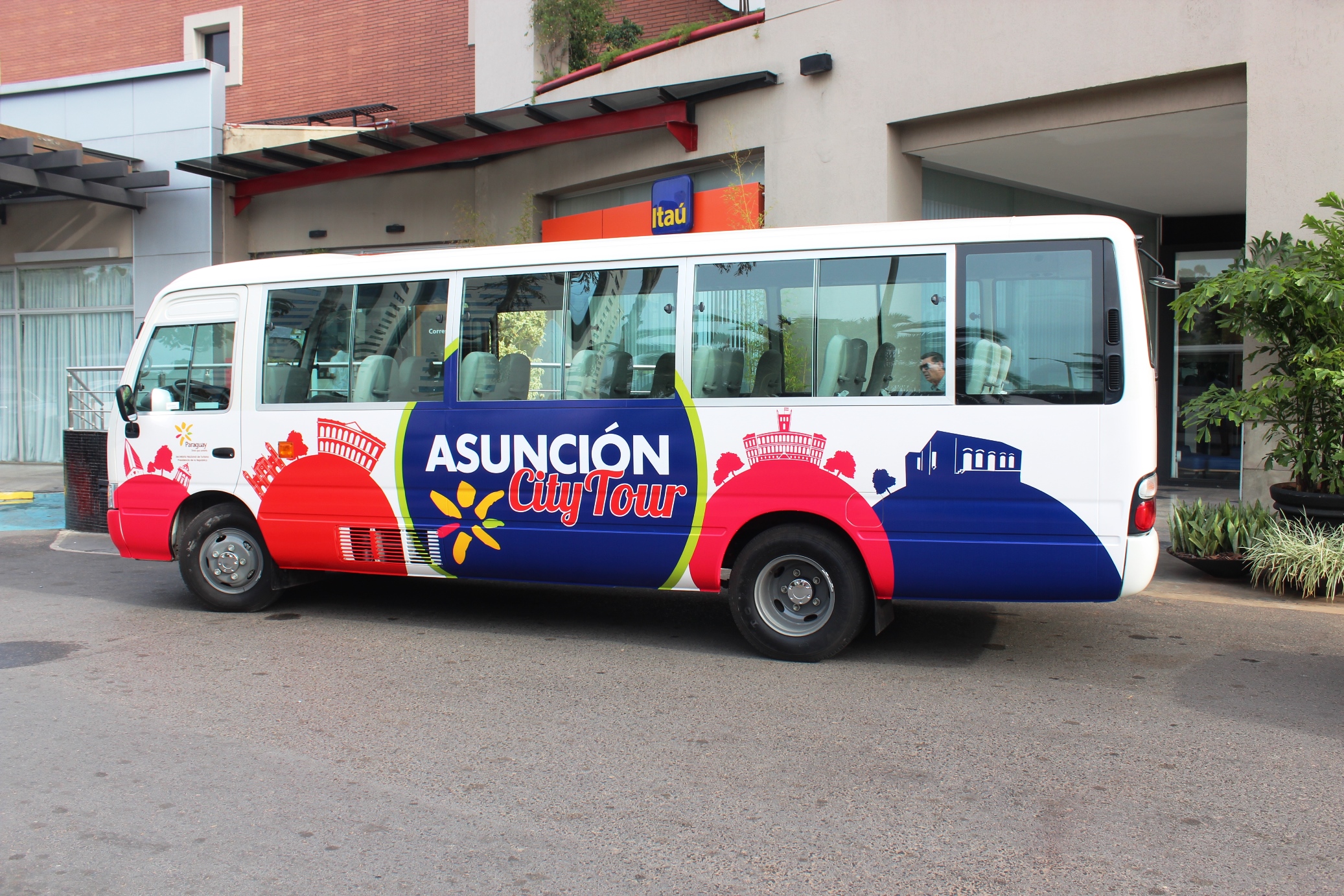 Asunción City Tour rendirá homenaje a la Patria y a la madre