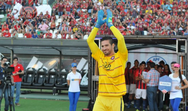 El Ciclon le da una mano a Olimpia