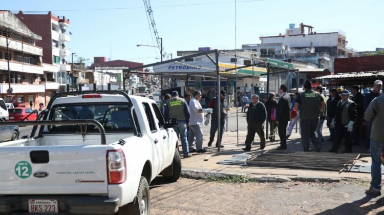 Retiran casillas irregulares en zona del Mercado 4