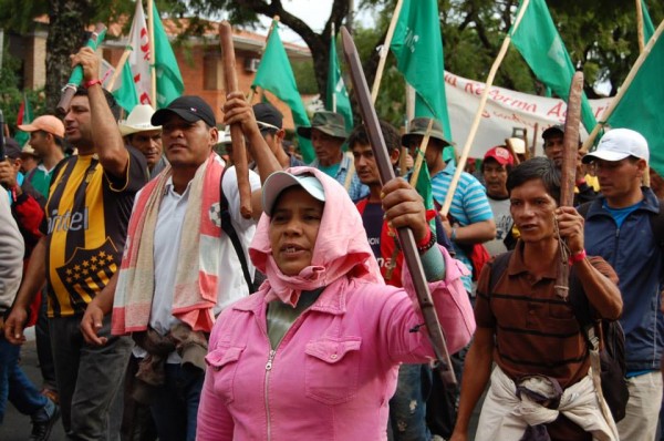 Campesinos exigen que el Gobierno se haga cargo de la gestión de sus deudas