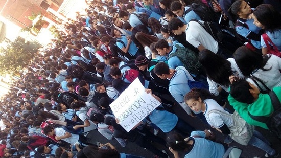 Insidentes entre docentes y alumnos del Colegio Nacional Asunción Escalada