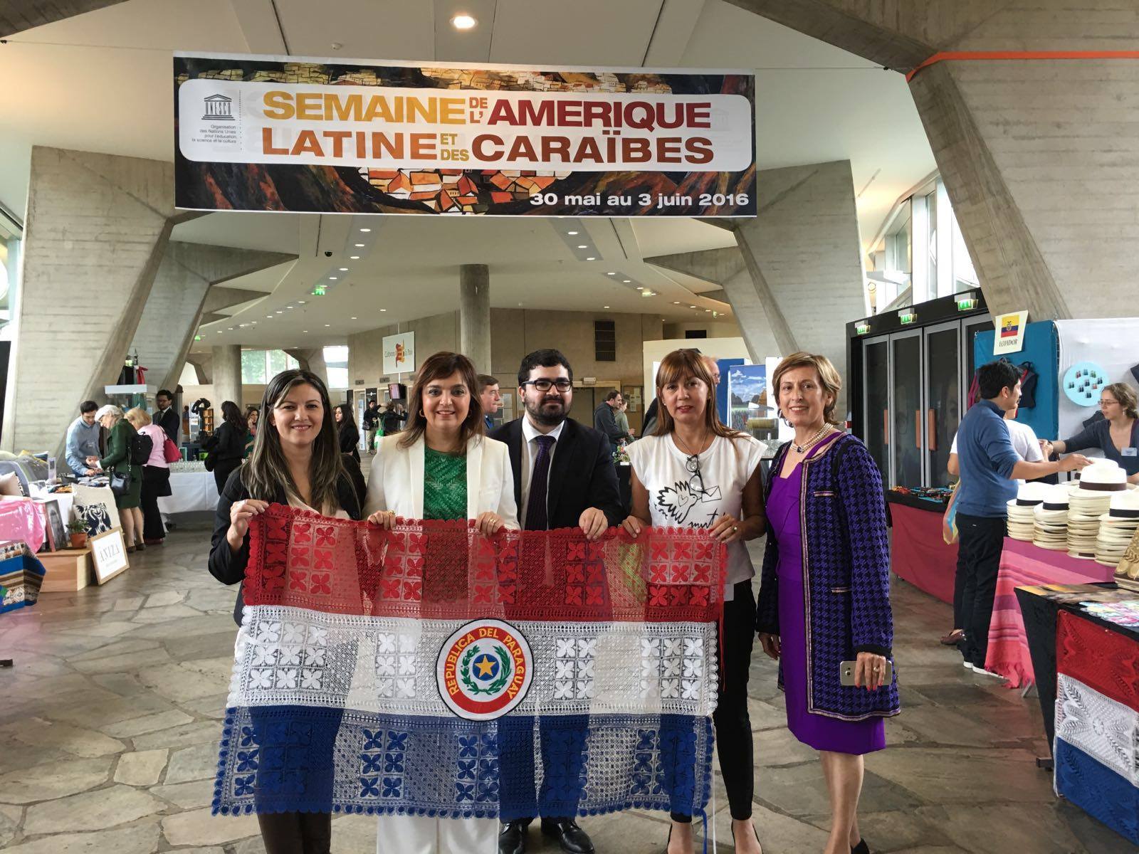 Marca penitenciaria Muã se exhibe en feria de artesanías en París