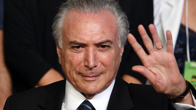 Temer, cercado por la corrupción, no convence del cambio en su primer mes en el poder