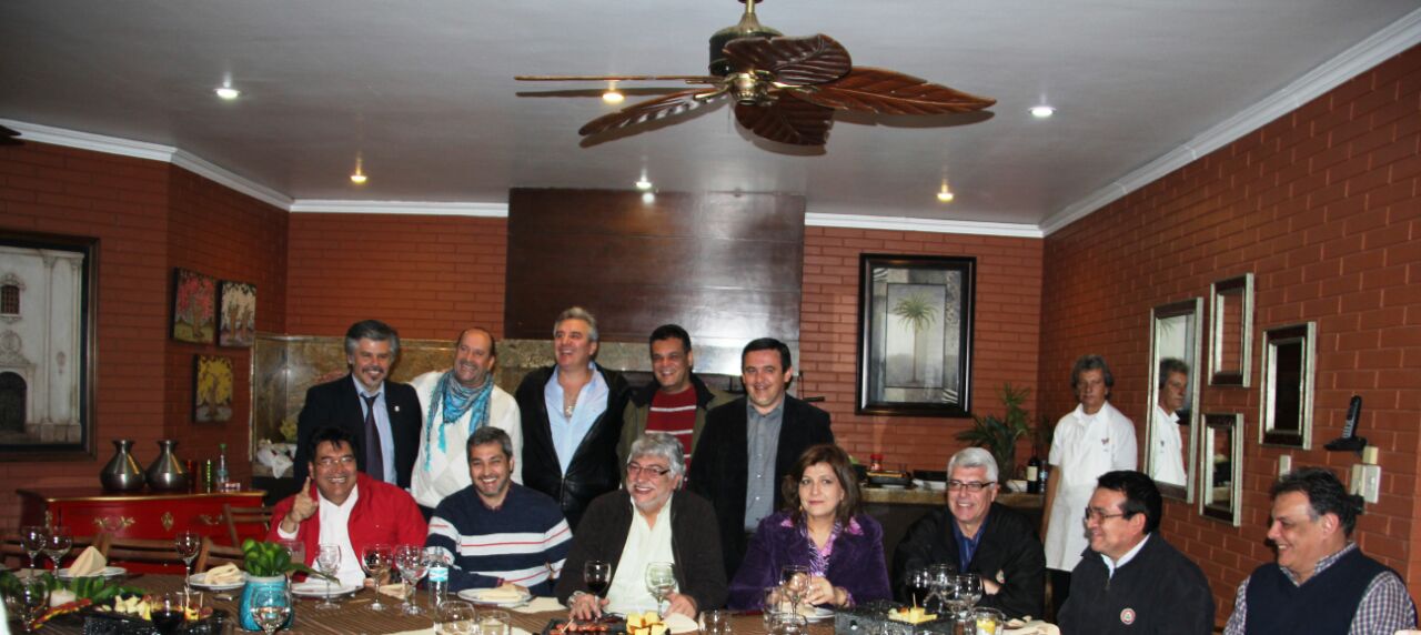 Disidentes festejaron elección de nueva mesa directiva