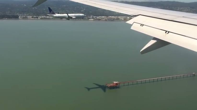 Dos aviones aterrizan a la vez en el aeropuerto de San Francisco