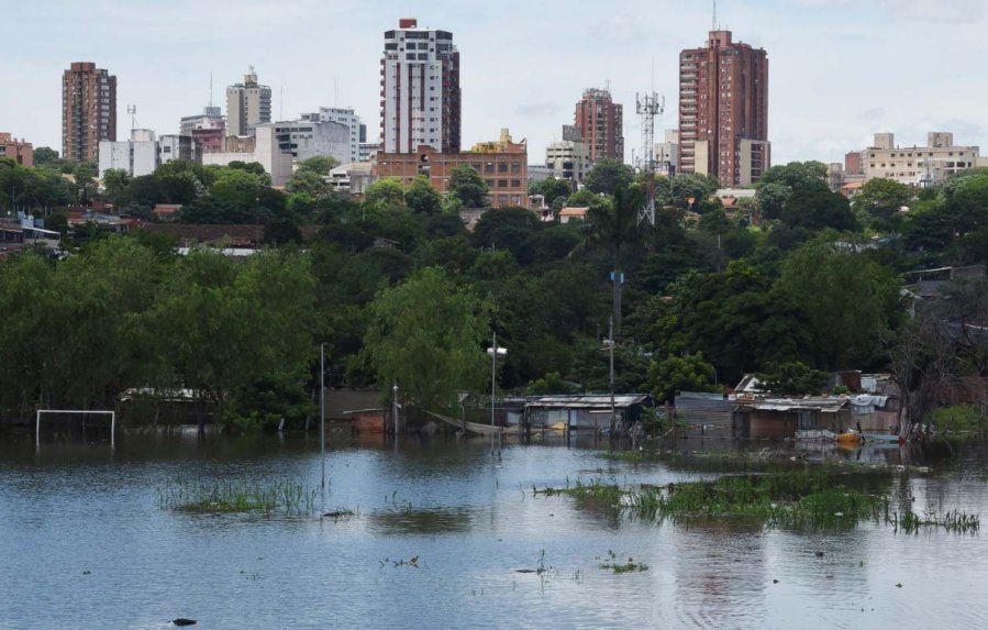Pobladores del Bañado Tacumbú ven en la Franja Costera una solución a las inundaciones