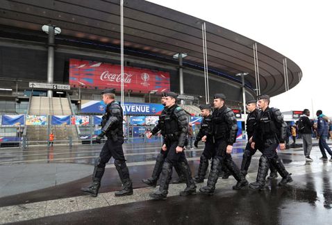 Francia, sumida en el caos en plena Eurocopa 2016