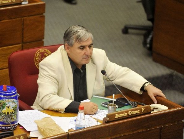 Gómez Verlangieri: “Efraín confió más en Robert Acevedo, así es en la política”