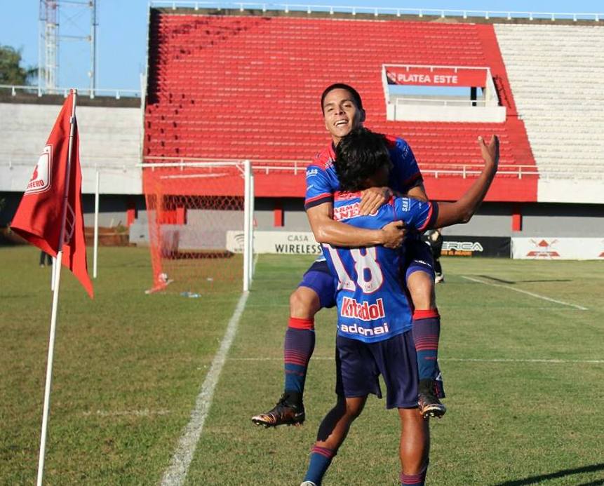 Independiente de Campo Grande cierra la primera rueda en la cima