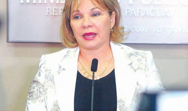 Siguen los reclamos a Viceministra de la SET Martha González