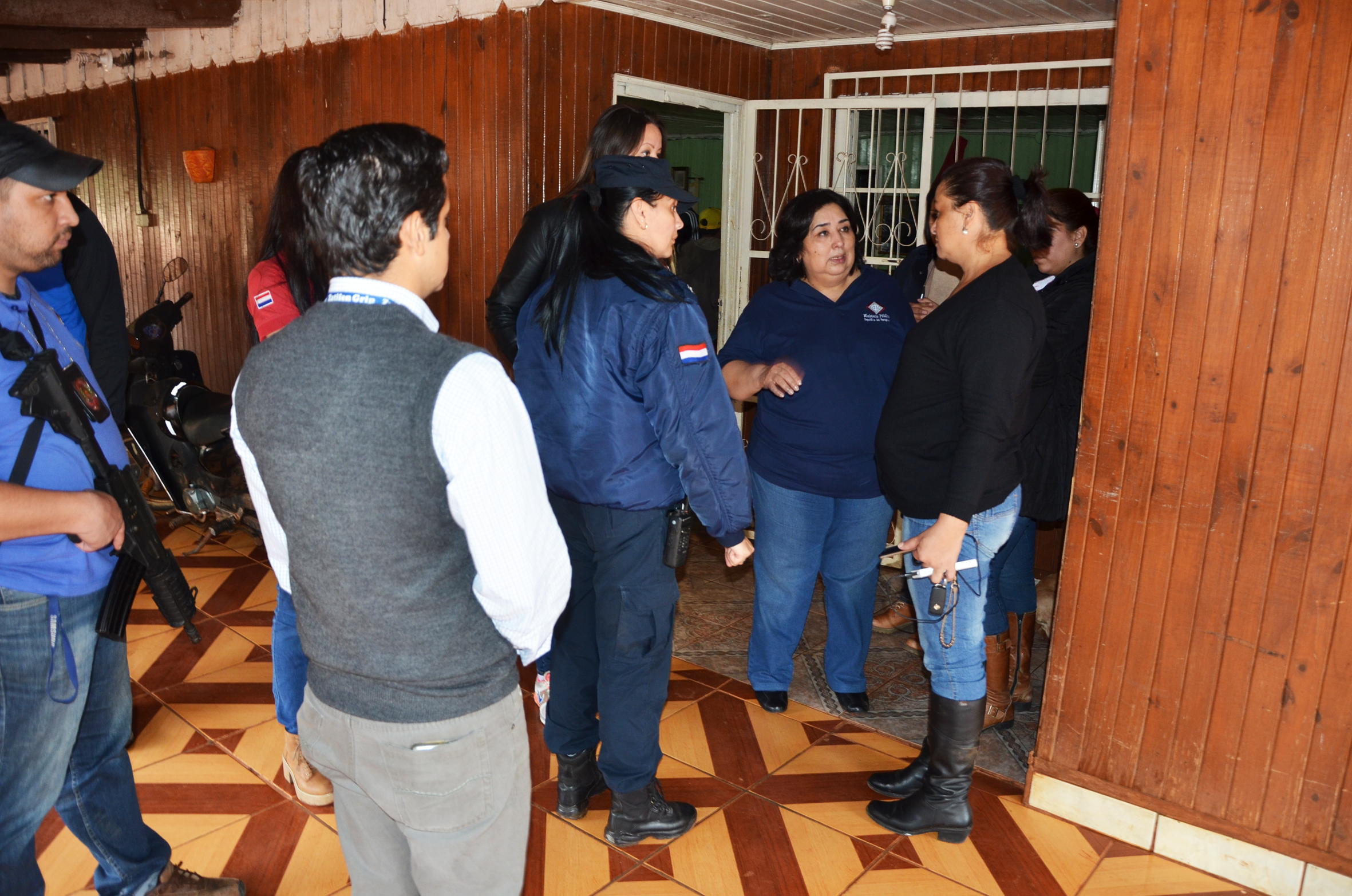 Tres policias imputados por supuesto rapto