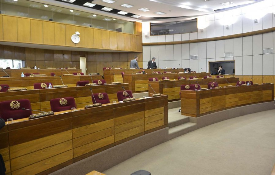 Senadores: Sin presidente por falta de quórum
