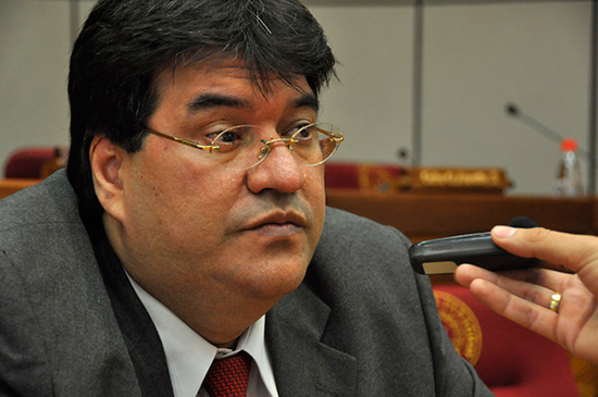 “Horacio Cartes está queriendo debilitar la situación en Senadores” Sen. Julio Velázquez