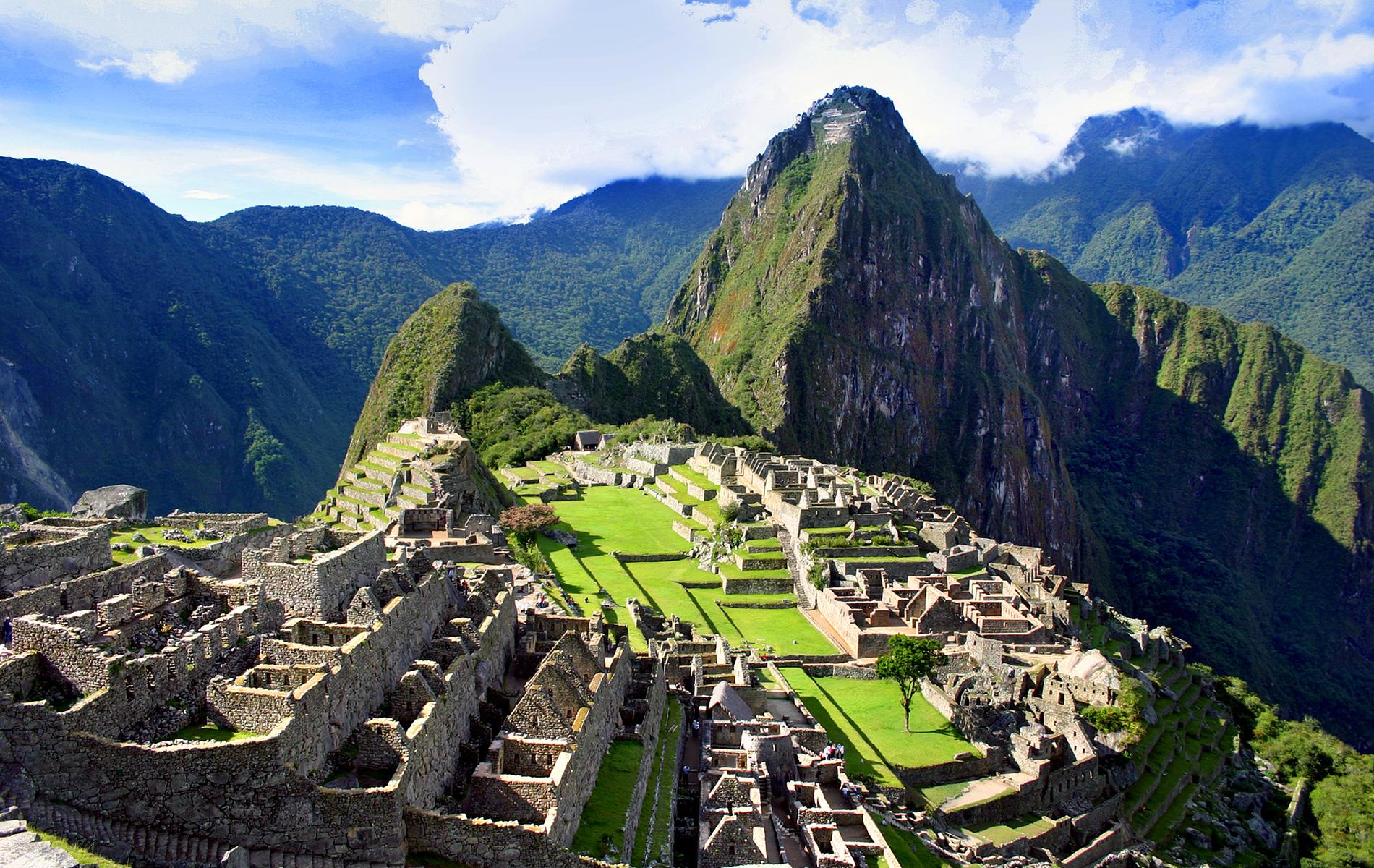 Turista cae muere al intentar sacarse una foto en Machu Picchu