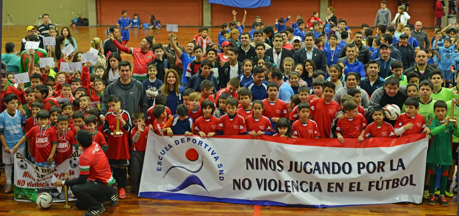 Culminó con éxito el Torneo “Niños jugando por la no violencia en el fútbol”