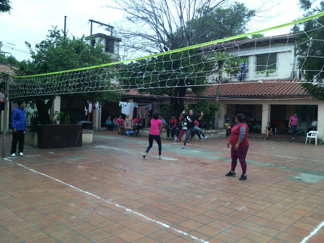 Competencia de Vóley en el Buen Pastor