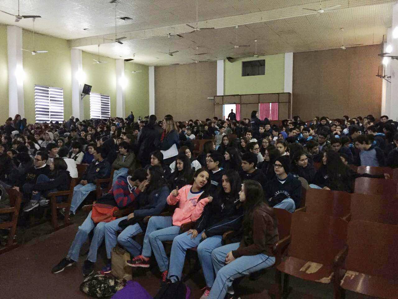 Alumnos del Colegio Salesianito reciben charla sobre delitos informáticos y seguridad en redes sociales