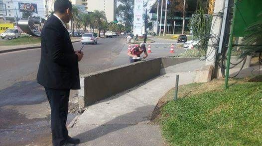 Paseo La Galería construye muralla en la vereda sin autorización municipal