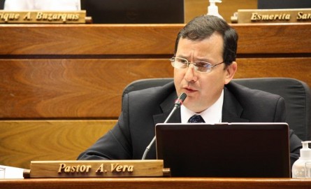 Diputado critica inoperancia de CGR: “Está apañando los hechos de corrupción”