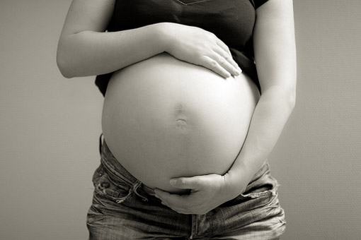 “Estoy embarazada, tengo que comer por dos”; el mito que induce al exceso de peso