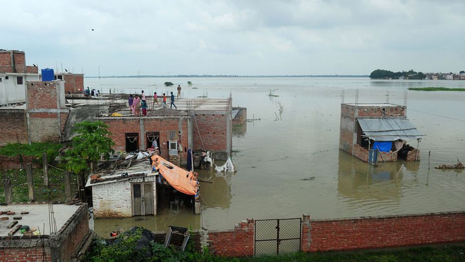 Al menos 53 muertos y millones de afectados por inundaciones en la India