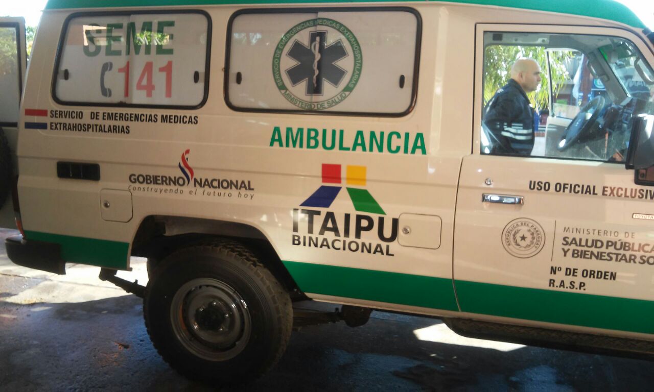 Salud entrega ambulancias y ministro considera justo reclamo de médicos