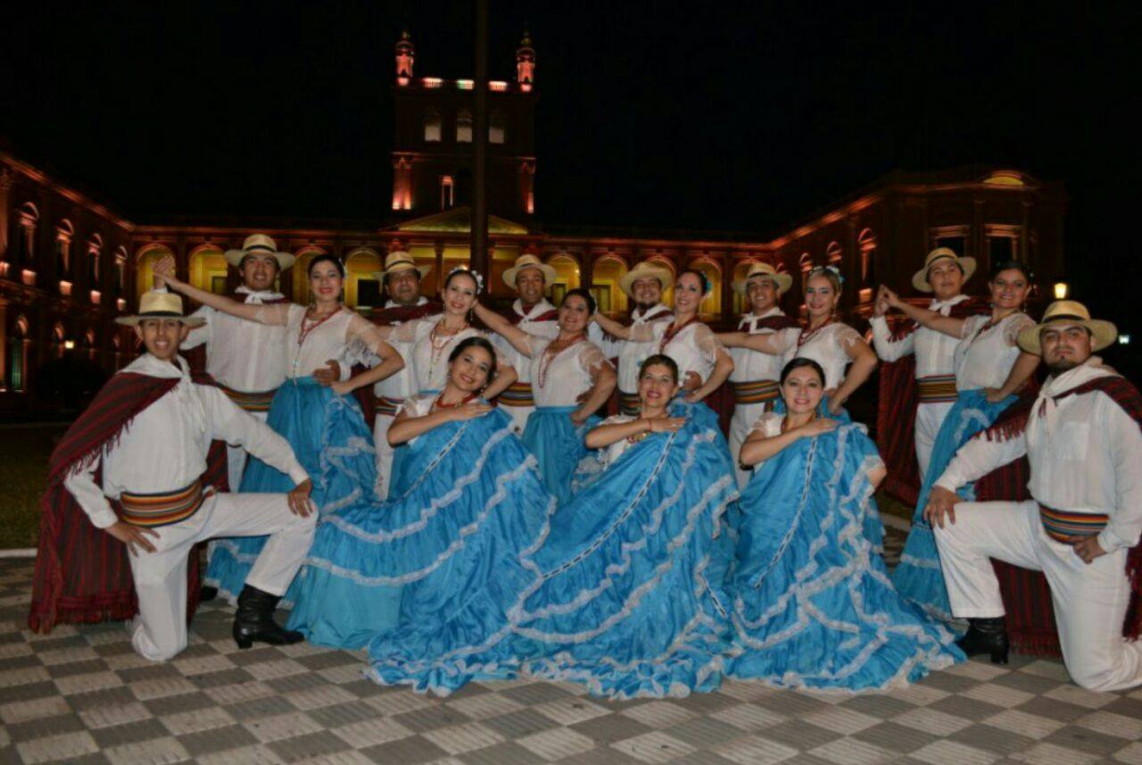 Ensambles artísticos en las esquinas del centro histórico de Asunción