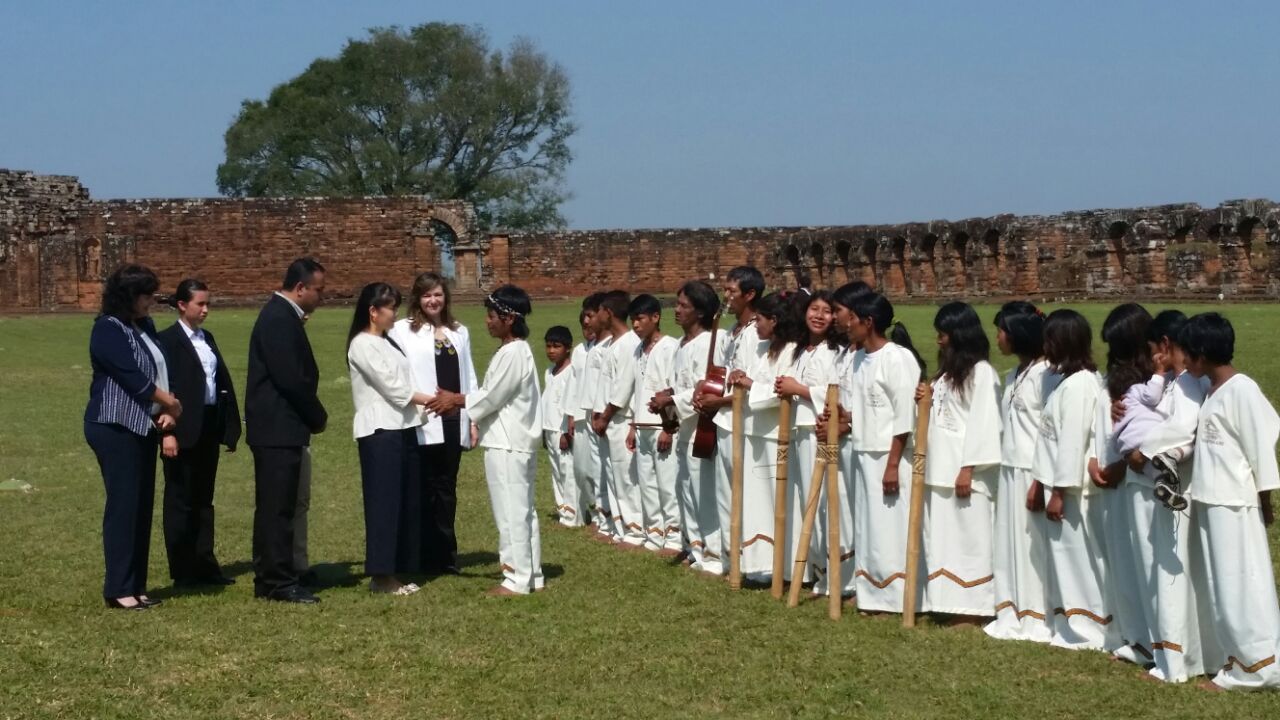 Princesa Mako visitó Misión Jesuítica de Trinidad y quedó asombrada con el Coro Mbya Guaraní